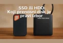 SSD i HDD eksterni diskovi prikazani jedan pored drugog na drvenoj podlozi
