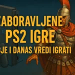 Ilustracija PlayStation 2 konzole i gladijatora iz igre Shadow of Rome uz natpis „Zaboravljene PS2 igre koje i danas vredi igrati