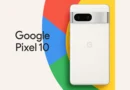 3D prikaz Google Pixel 10 telefona sa mat belom pozadinom, postavljen preko šarene pozadine u Google bojama (plava, crvena, žuta, zelena), sa natpisom „Google Pixel 10“.